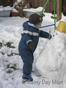 Literacy in Action - how to build a snowman book activity