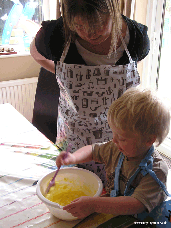 Preschool cake making