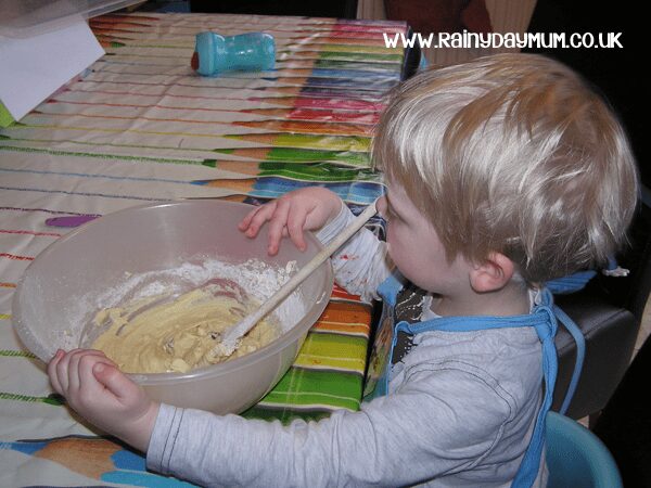 making cupcakes with kids