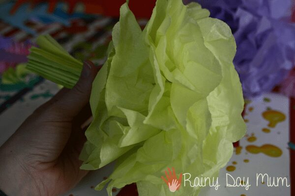 How to make tissue paper pom poms