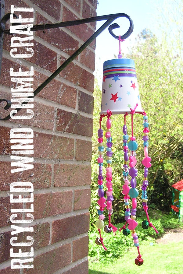 A simple craft to make a garden wind chime from a drinks cup and craft cupboard supplies. An ideal craft project for toddlers and preschoolers.
