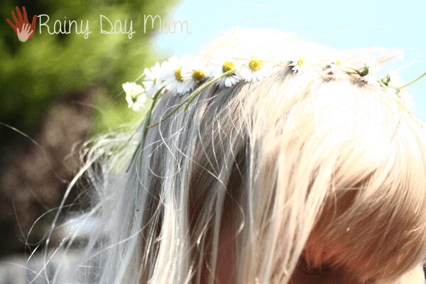 Taking time to connect in summer - making daisy crowns together
