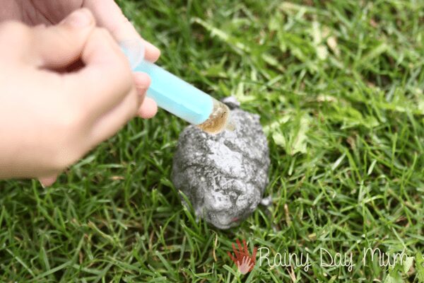 Fizzing fossil dinosaur eggs - extension activity for Digging Up Dinosaurs by Aliki