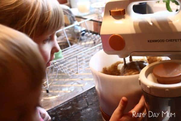 Carrot cake muffins with cream cheese frosting - cooking with kids from A to Z