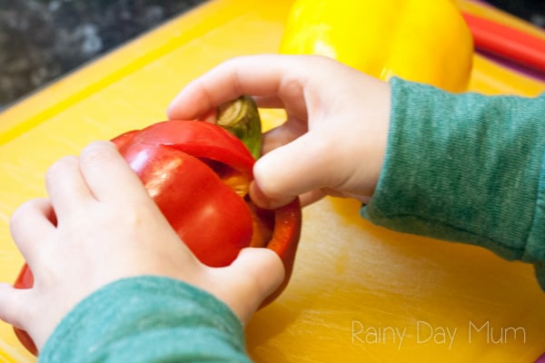 Stuffed Peppers recipe - a simple meal to cook with and for kids that they will enjoy