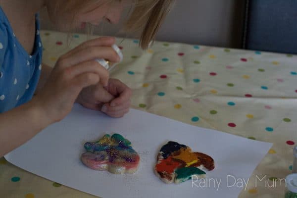 Microwave Salt Dough Recipe and cute rainbow fish craft. Ideal for making with your kids or in a classroom as instead of waiting hours for the salt dough to dry out it's ready in minutes to paint and decorate.