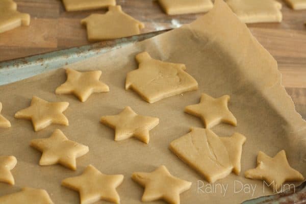 A simplified Gingerbread Cookie recipe that is ideal to make with children of all ages. Perfect for baking some gifts to say Thank You year round.