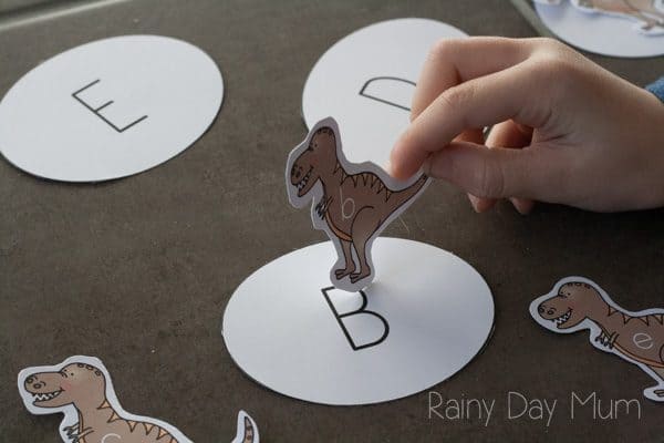 match upper and lowercase b with a dinosaur game for preschoolers