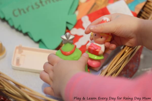 Simple Christmas Story Basket to make and use with young children based on the classic Christmas Storybook Twas the Night Before Christmas