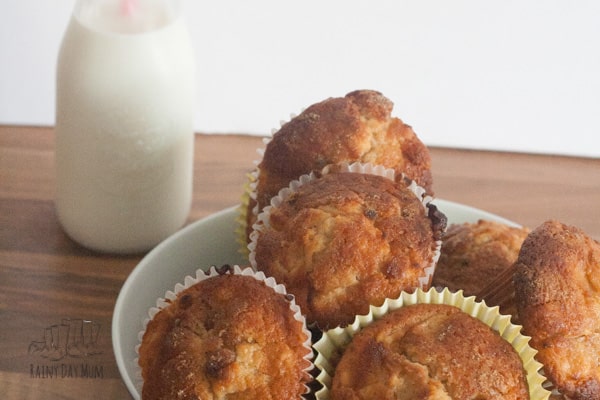 delicious healthy apple and cinnamon breakfast muffins for kids