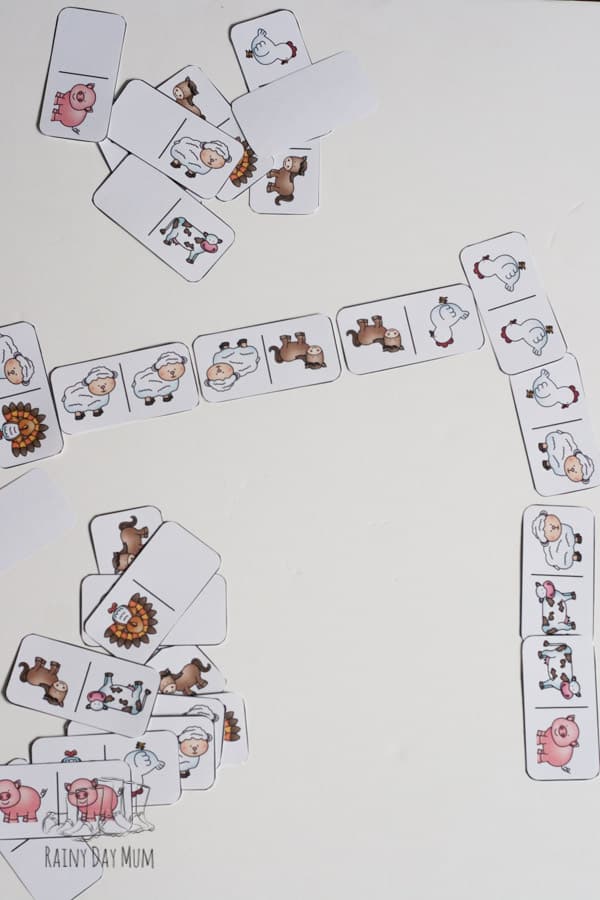 animal domino game in play