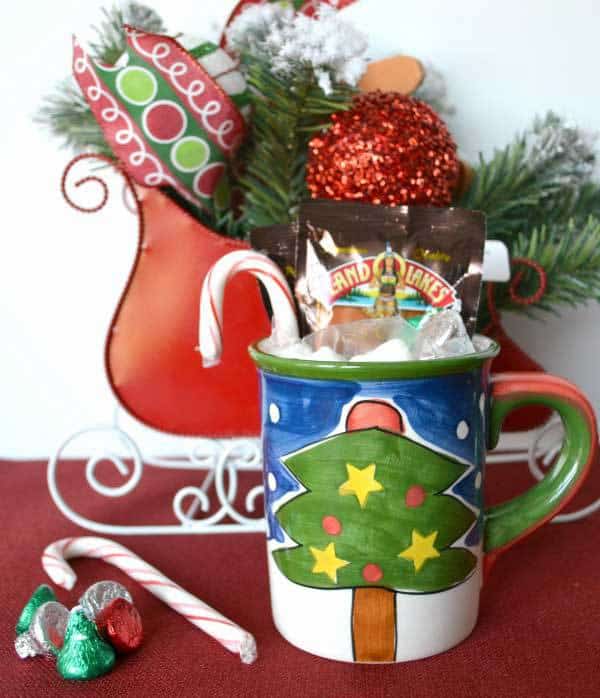 Easy for kids to make Hot Cocoa Gift inspired by the classic British Christmas storybook The Jolly Christmas Postman by Janet and Allan Ahlberg.