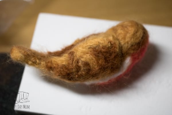 Make your own Needle Felted Robin to add to your Winter Nature Table with this step by step tutorial ideal for beginners. Includes details about a monthly Nature Based Book Club for Kids that you and they can join in each month.