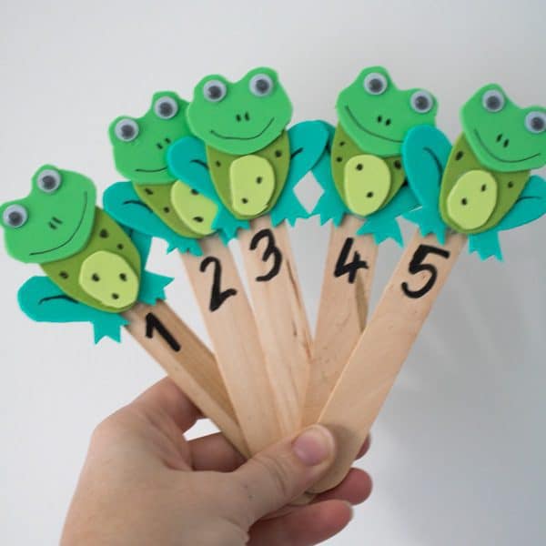 Create your own puppets to use in circle time or with your child for the popular children's rhyme Five Little Speckled Frogs. These easy to make puppets are perfect for playing with and helping your child recognise numbers and count aloud as they sing the rhyme.