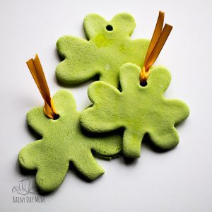 Easy coloured salt dough decorations to make for St Patrick's Day perfect for toddlers and preschoolers to get creative and create something that lasts.
