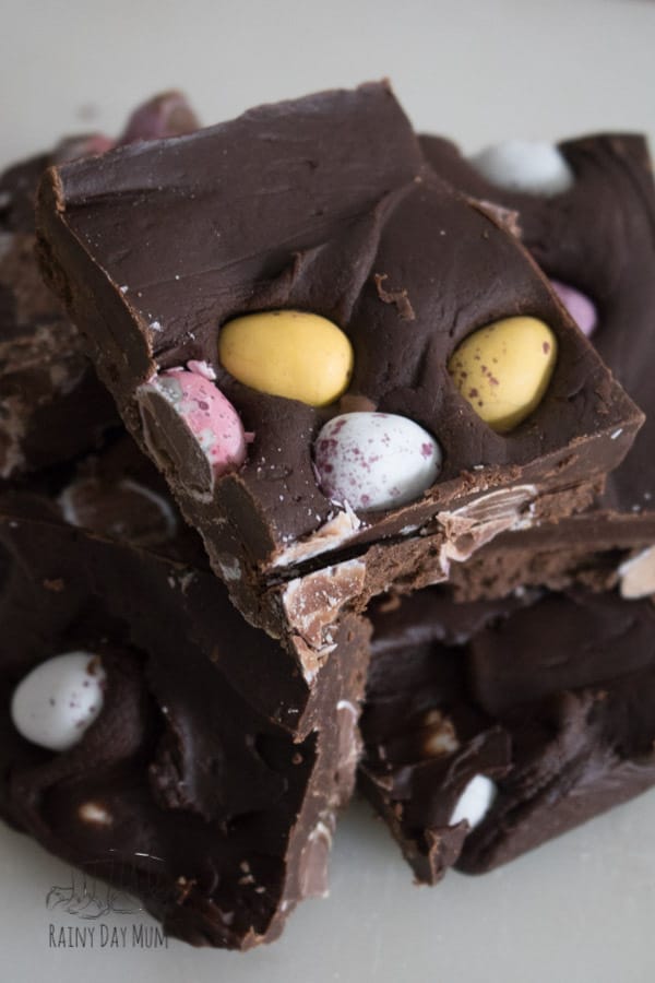 Easy to make Easter fudge recipe with Cadbury Mini Eggs, perfect for some Easter gift or to treat yourself - find out how to make this either with dark chocolate or milk chocolate it's so easy even the kids can do it themselves.