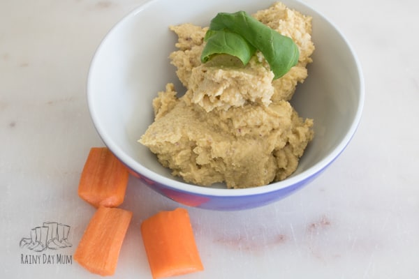 Try this quick and easy hummus inspired recipe perfect as a summer appertiser. Serve with vegetables and pitta bread and within 5 minutes you can have this on the table for everyone to enjoy.