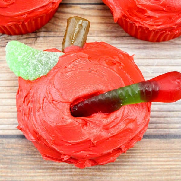If you are throwing a Very Hungry Caterpillar Party then these easy to make cupcakes are a perfect treat for your guests. Simple, no cake decorating experience needed perfect for kids to enjoy.