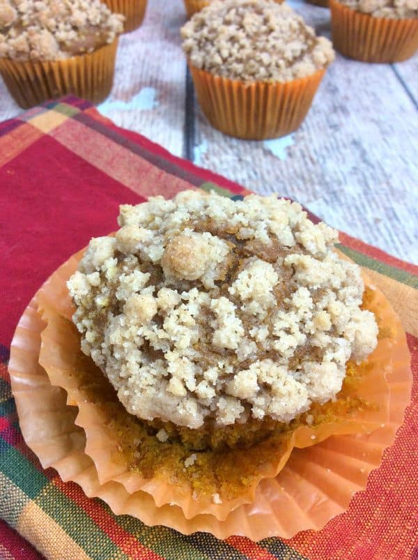 Pumpkin Crumble Muffins - a simple fall recipe that everyone will enjoy - includes recipe for homemade pumpkin pie spice for us in the recipe and other autumn bakes