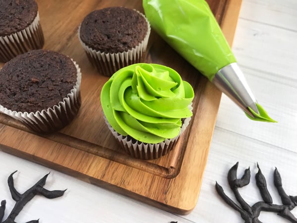 Cupcakes and buttercream from scratch ideal to cook and make with kids perfect to create some Halloween Cupcakes with