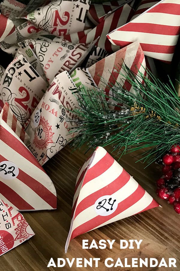 Easy Paper Pocket Advent Calendar to make with Kids.
