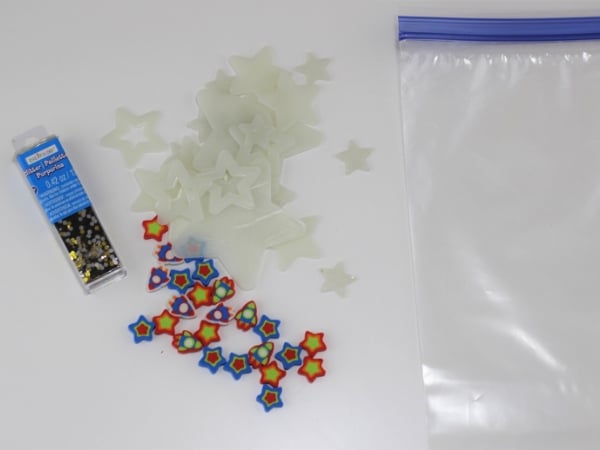 Materials for creating glow in the dark sensory bags for your toddlers and preschoolers