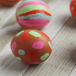 Simple Easter Craft for Toddlers create painted easter eggs