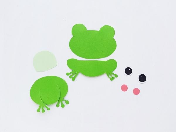 "5 Speckled Frogs" story felt/ flannel board set SOOOO CUTE 