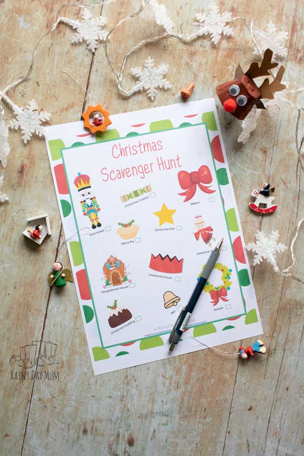 indoor scavenger hunt for Christmas Eve to print and play with your toddlers and preschoolers to keep them entertained